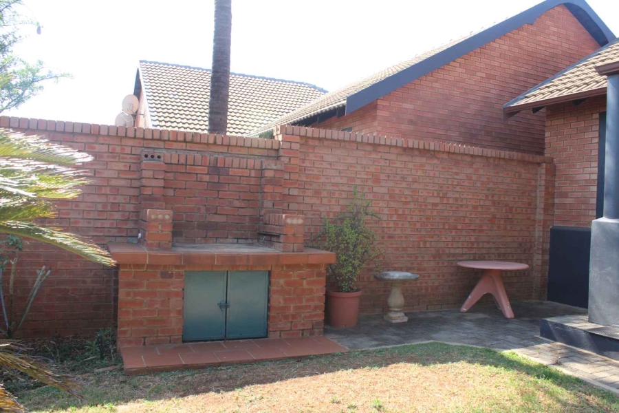 To Let 2 Bedroom Property for Rent in Lyttelton Gauteng