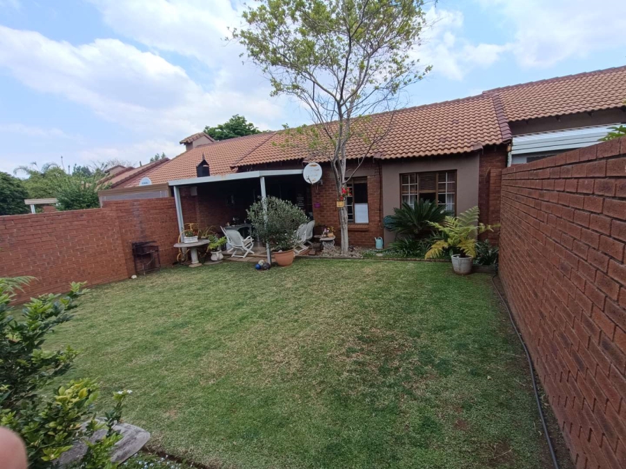 2 Bedroom Property for Sale in Eco Park Gauteng