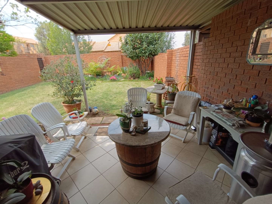 2 Bedroom Property for Sale in Eco Park Gauteng