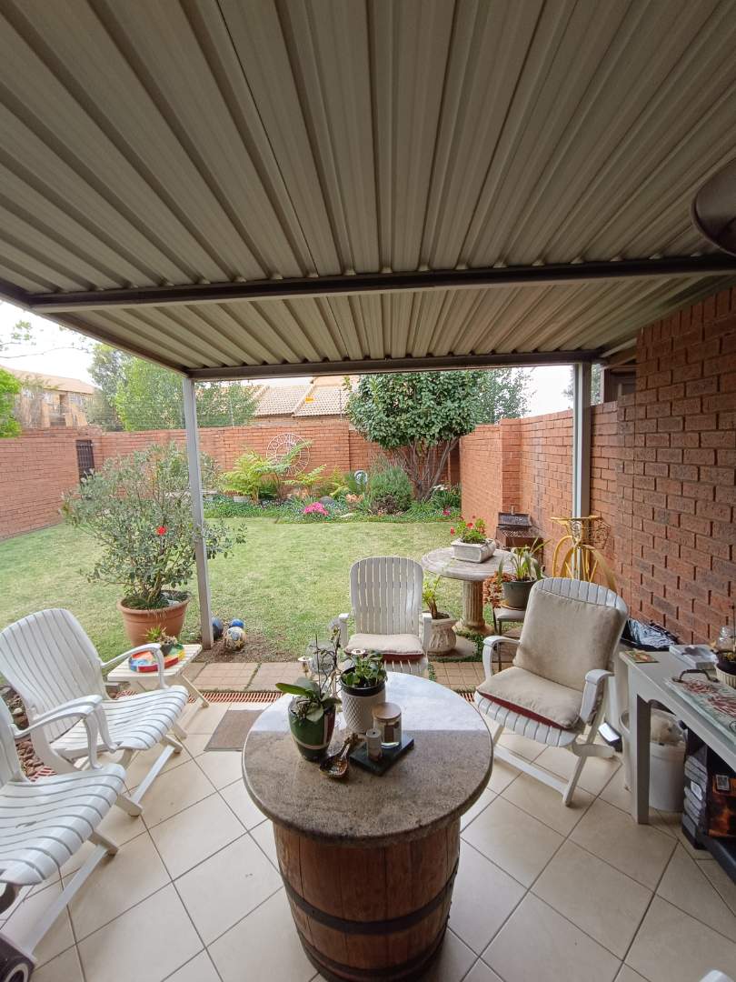 2 Bedroom Property for Sale in Eco Park Gauteng