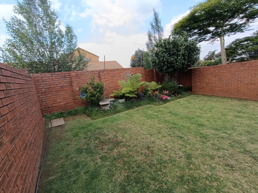 2 Bedroom Property for Sale in Eco Park Gauteng
