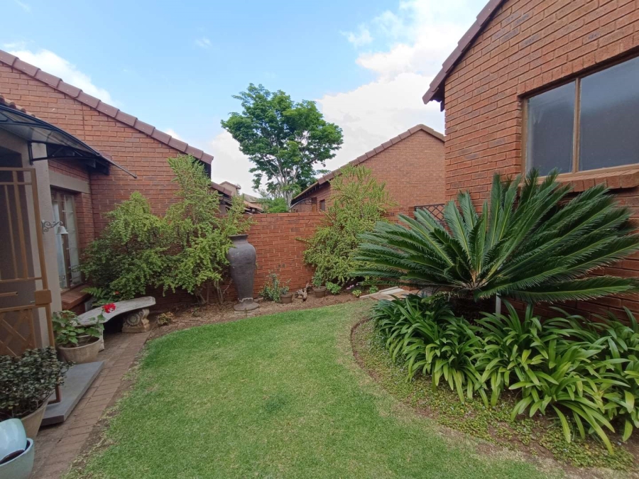 2 Bedroom Property for Sale in Eco Park Gauteng