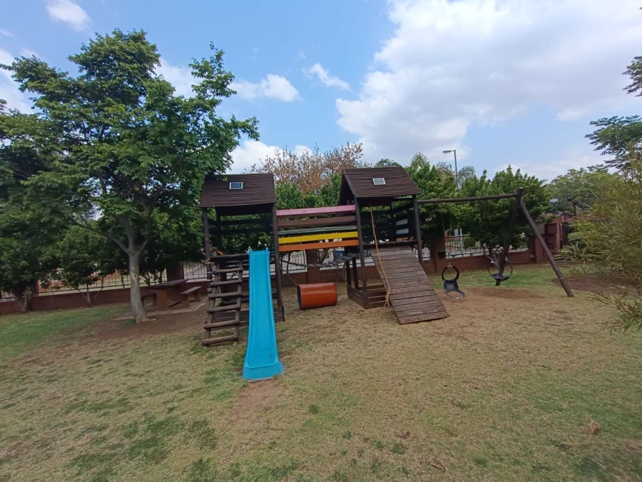 2 Bedroom Property for Sale in Eco Park Gauteng