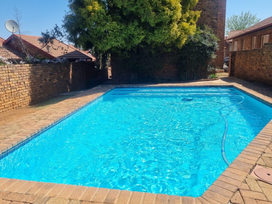 To Let 2 Bedroom Property for Rent in Norkem Park Gauteng