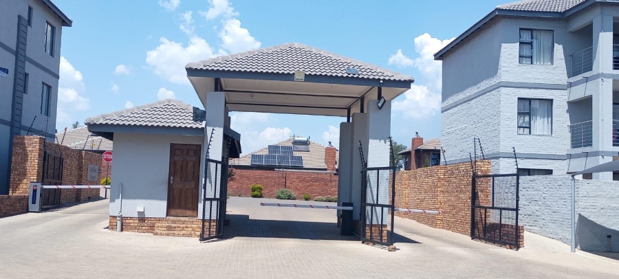 To Let 2 Bedroom Property for Rent in Pomona Gauteng