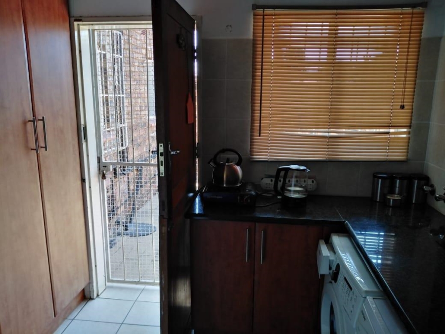 2 Bedroom Property for Sale in Birchleigh North Gauteng