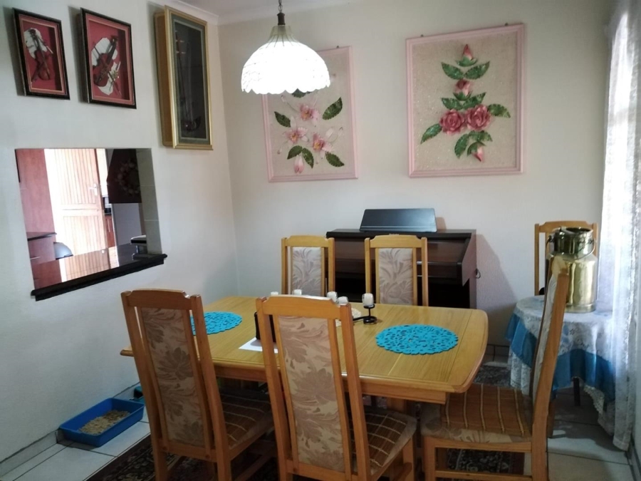 2 Bedroom Property for Sale in Birchleigh North Gauteng