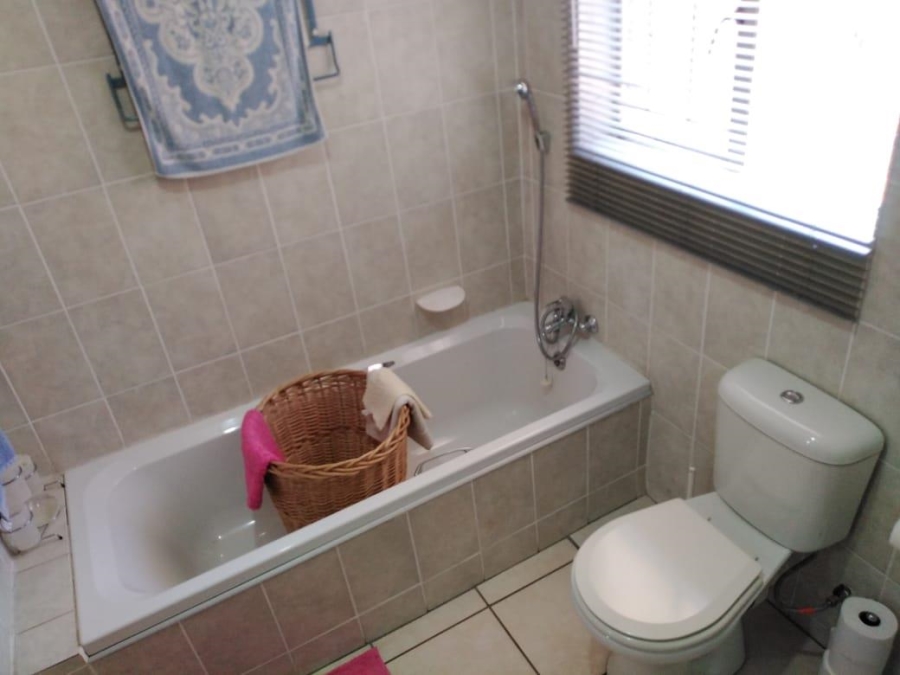 2 Bedroom Property for Sale in Birchleigh North Gauteng