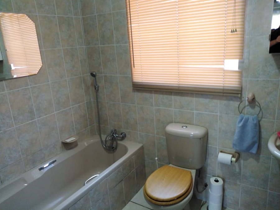 2 Bedroom Property for Sale in Birchleigh North Gauteng