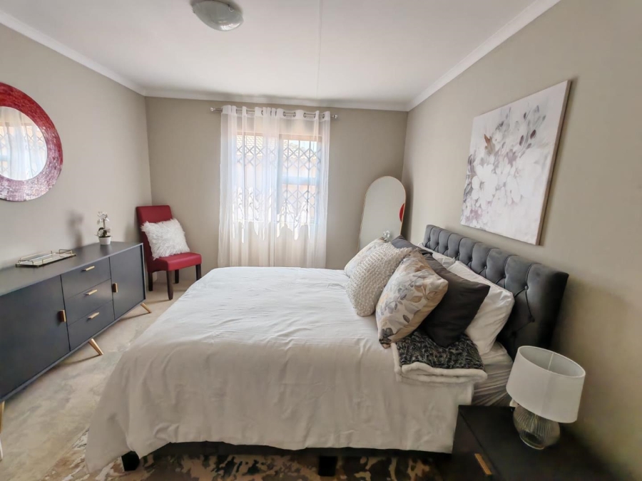 3 Bedroom Property for Sale in Albertsdal Gauteng
