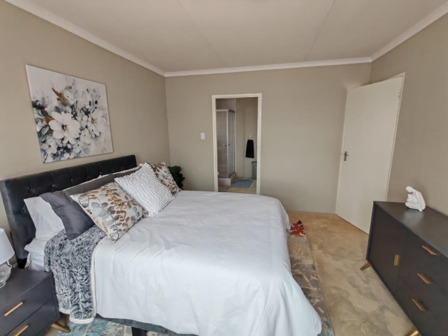 3 Bedroom Property for Sale in Albertsdal Gauteng