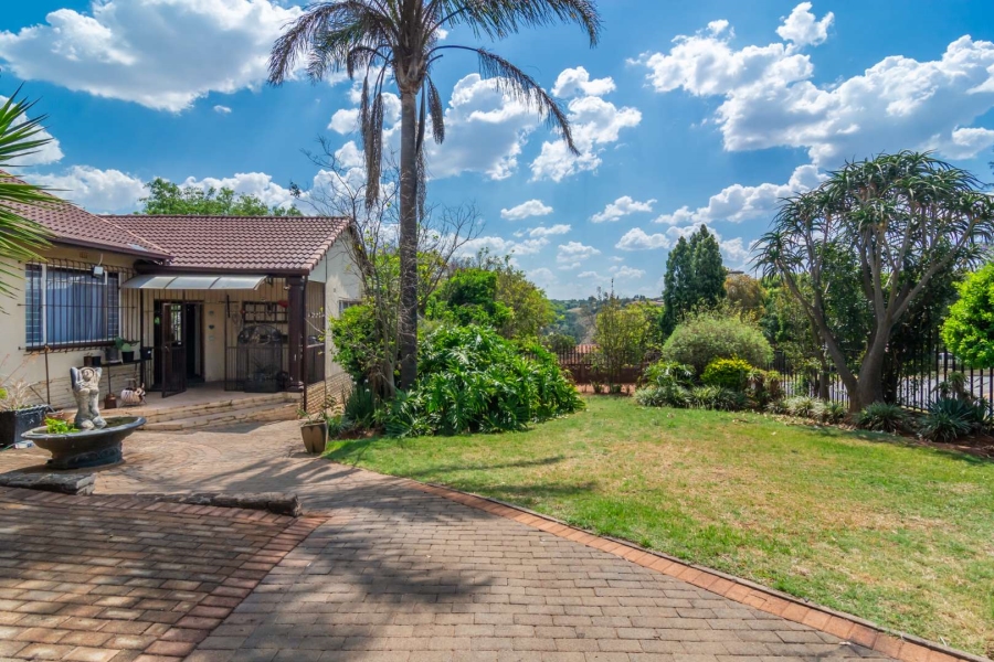3 Bedroom Property for Sale in Breaunanda Gauteng