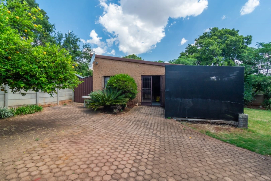 3 Bedroom Property for Sale in Breaunanda Gauteng