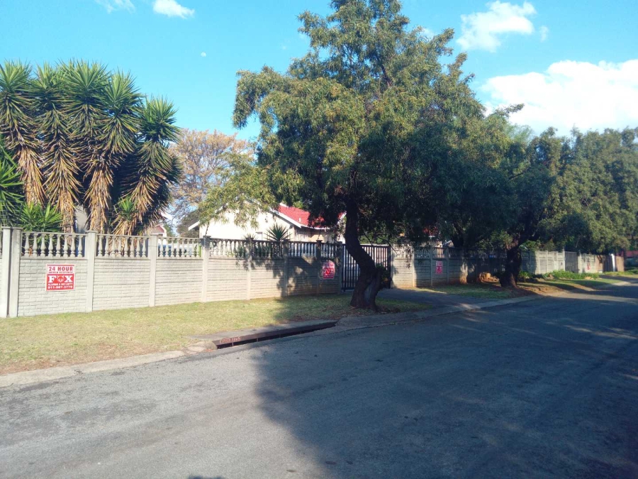 3 Bedroom Property for Sale in Brackenhurst Gauteng