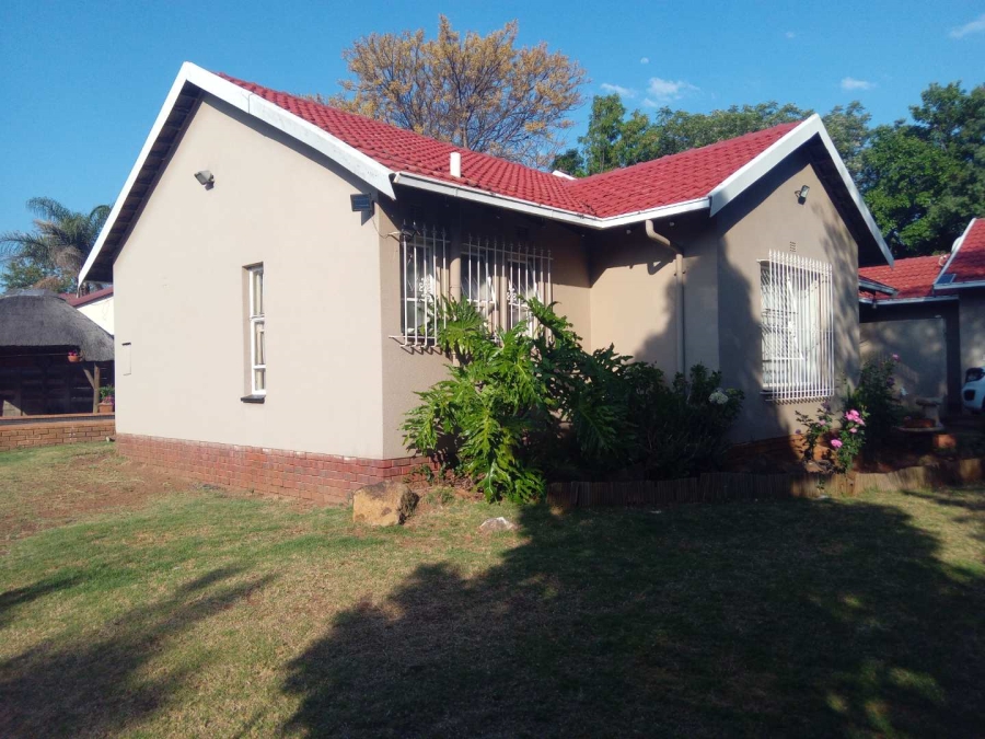 3 Bedroom Property for Sale in Brackenhurst Gauteng