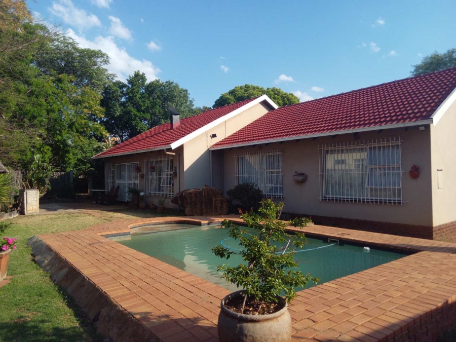 3 Bedroom Property for Sale in Brackenhurst Gauteng