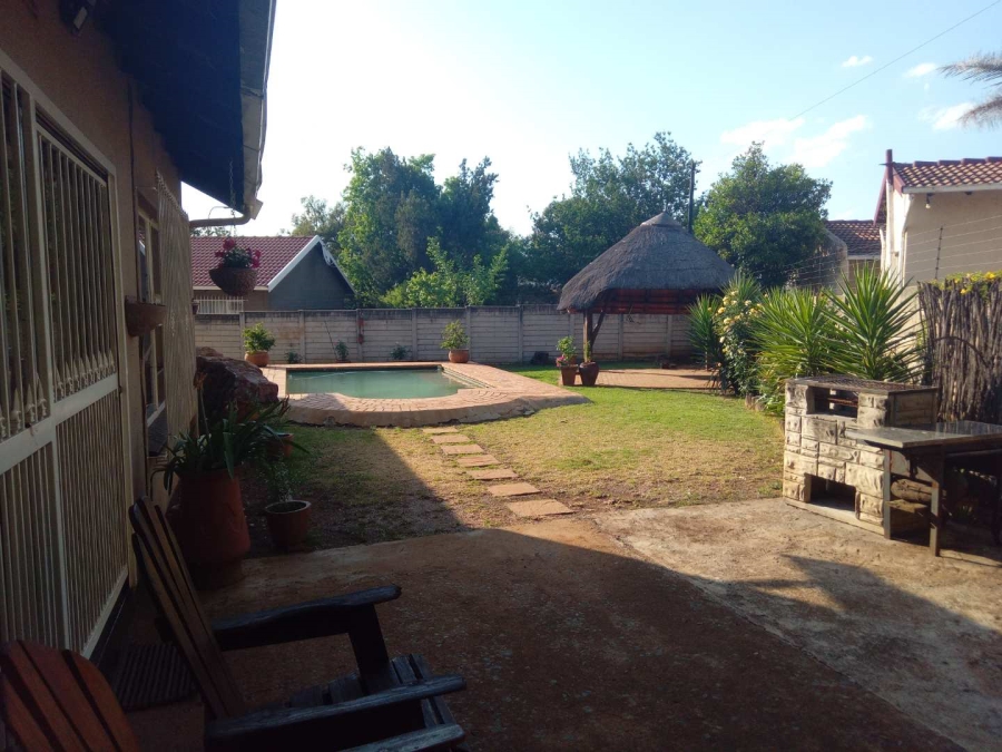 3 Bedroom Property for Sale in Brackenhurst Gauteng