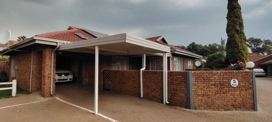 2 Bedroom Property for Sale in New Redruth Gauteng