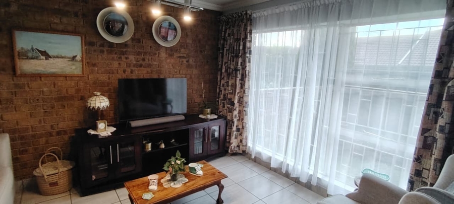2 Bedroom Property for Sale in New Redruth Gauteng