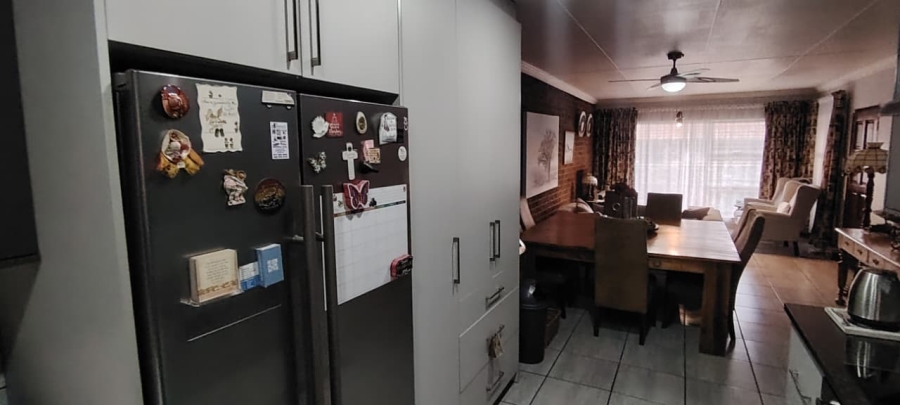 2 Bedroom Property for Sale in New Redruth Gauteng