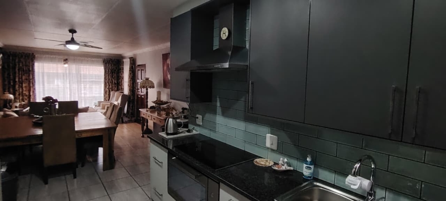 2 Bedroom Property for Sale in New Redruth Gauteng