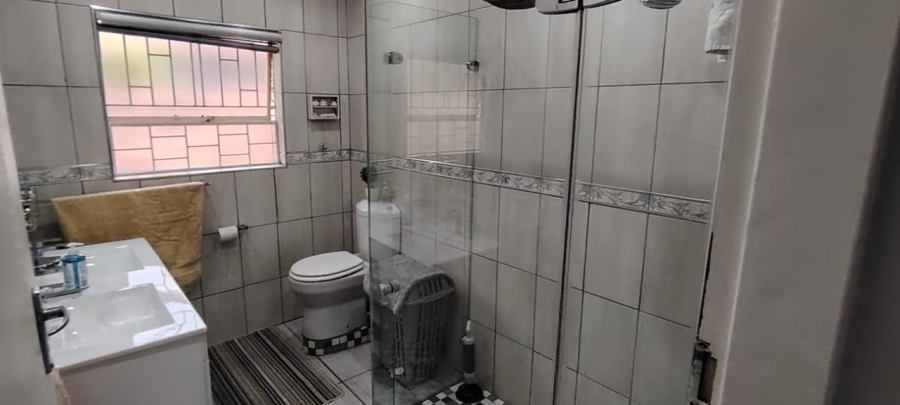 2 Bedroom Property for Sale in New Redruth Gauteng