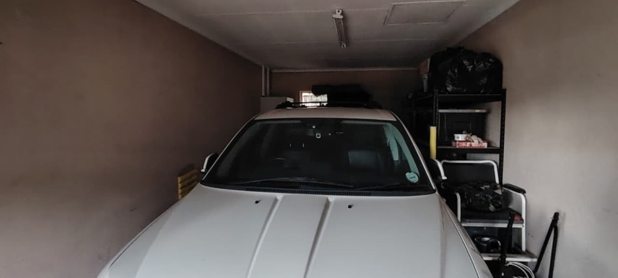 2 Bedroom Property for Sale in New Redruth Gauteng