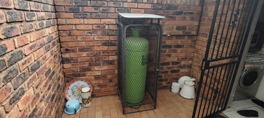 2 Bedroom Property for Sale in New Redruth Gauteng
