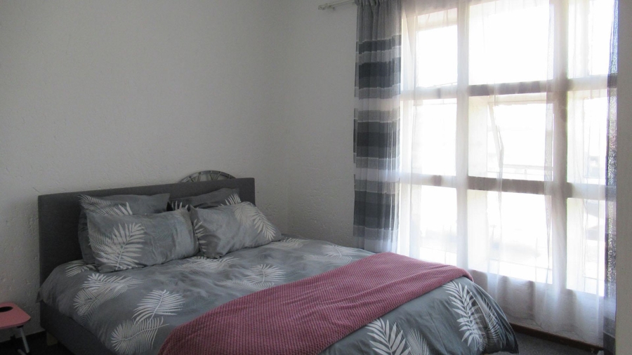 2 Bedroom Property for Sale in Mulbarton Gauteng