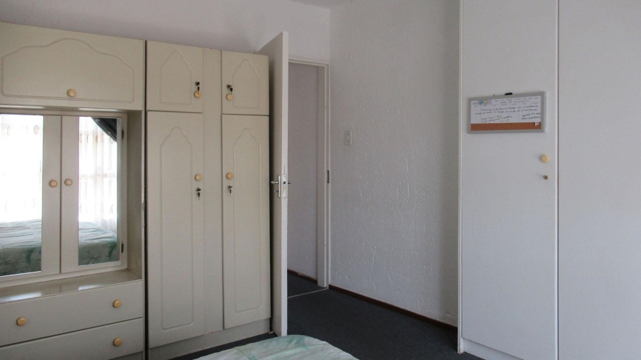 2 Bedroom Property for Sale in Mulbarton Gauteng