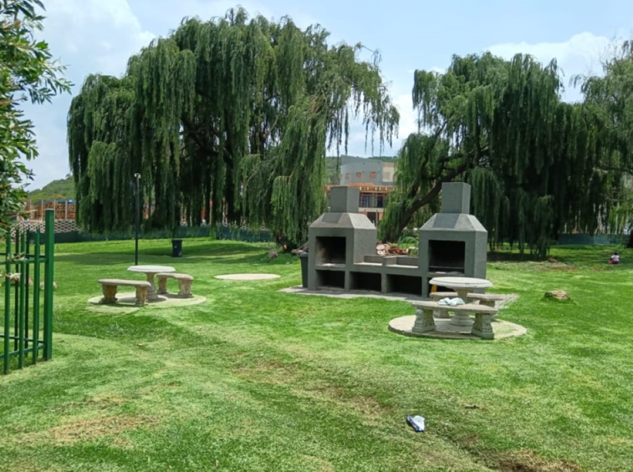 2 Bedroom Property for Sale in Mulbarton Gauteng