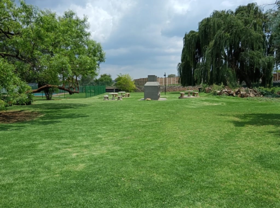 2 Bedroom Property for Sale in Mulbarton Gauteng