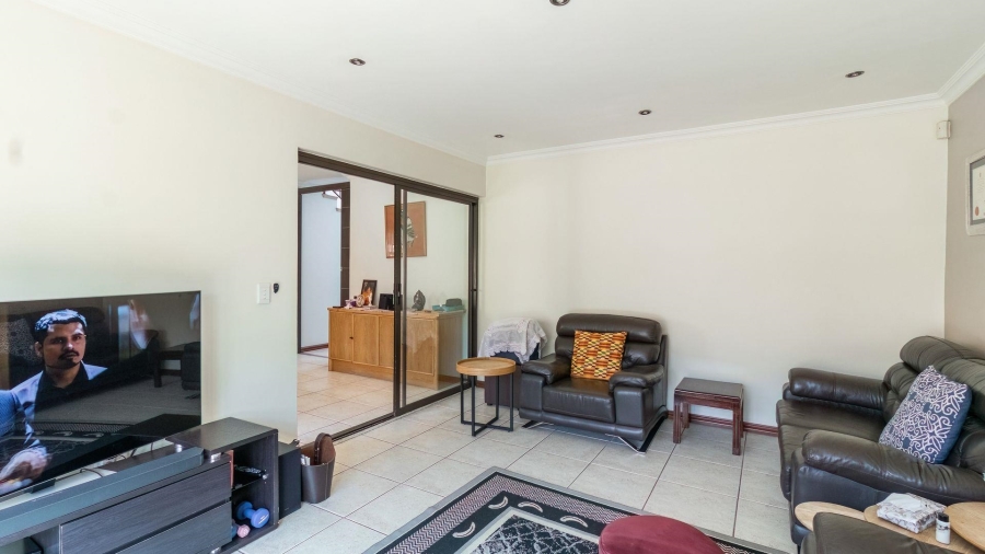 4 Bedroom Property for Sale in Beyerspark Gauteng