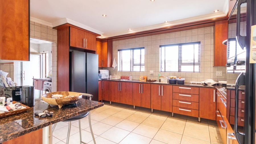 4 Bedroom Property for Sale in Beyerspark Gauteng