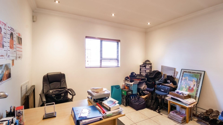 4 Bedroom Property for Sale in Beyerspark Gauteng