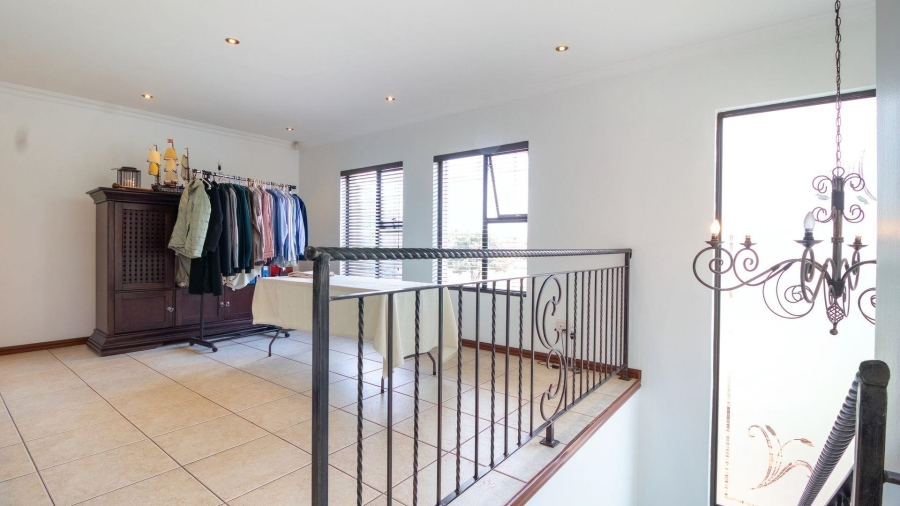 4 Bedroom Property for Sale in Beyerspark Gauteng