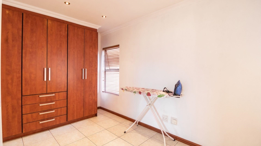 4 Bedroom Property for Sale in Beyerspark Gauteng