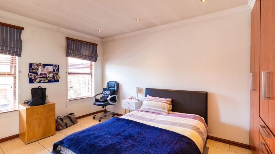 4 Bedroom Property for Sale in Beyerspark Gauteng