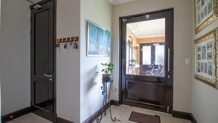 3 Bedroom Property for Sale in Lakefield Gauteng