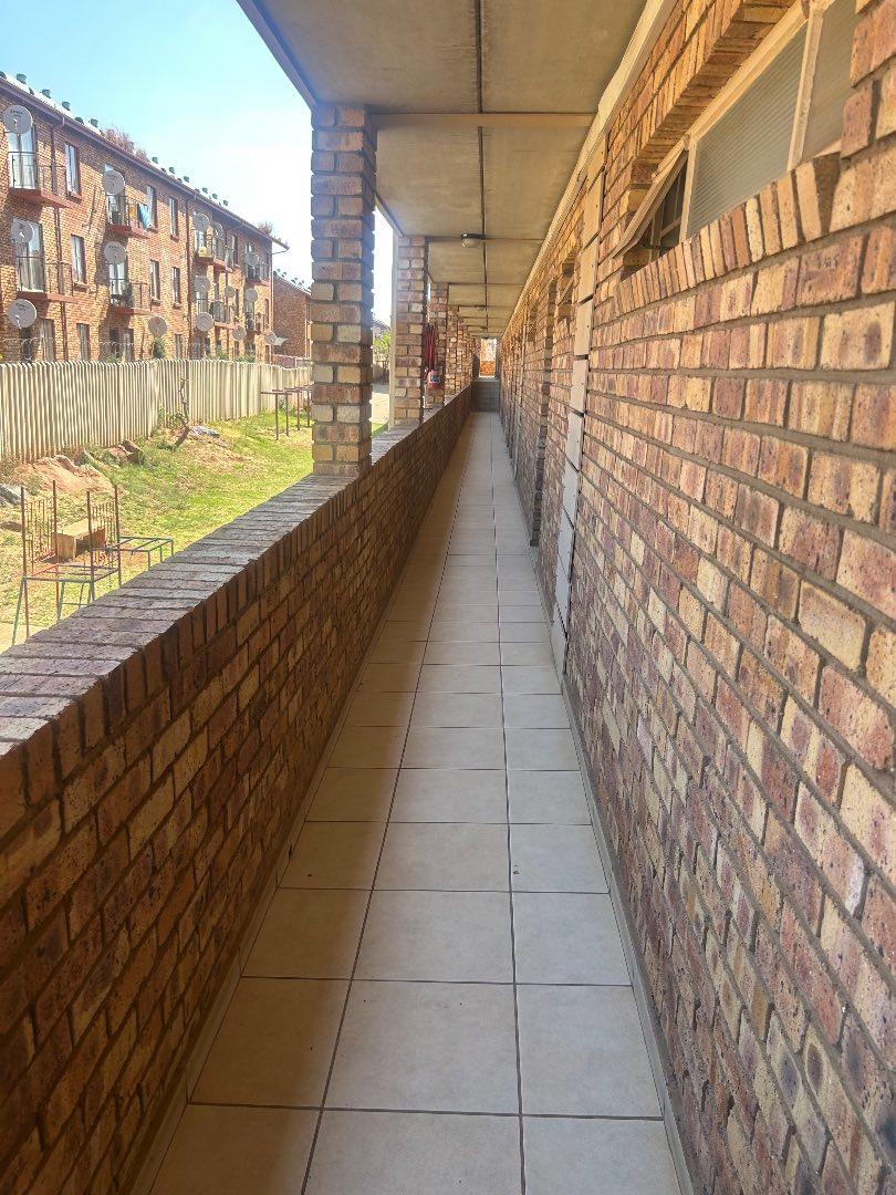2 Bedroom Property for Sale in Lotus Gardens Gauteng