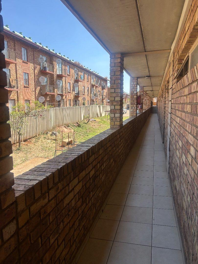 2 Bedroom Property for Sale in Lotus Gardens Gauteng
