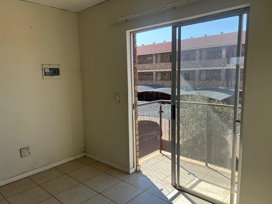 2 Bedroom Property for Sale in Lotus Gardens Gauteng