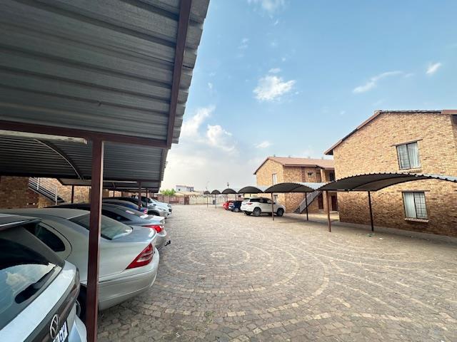To Let 2 Bedroom Property for Rent in Olievenhoutbosch A H Gauteng