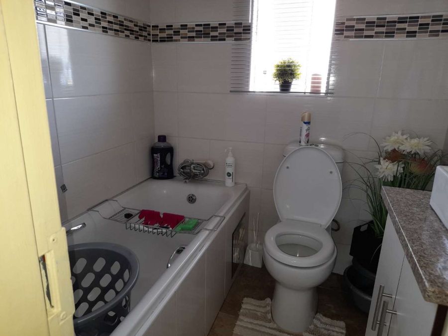 2 Bedroom Property for Sale in Jabulani Gauteng