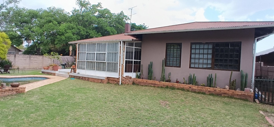 To Let 3 Bedroom Property for Rent in Cinderella Gauteng