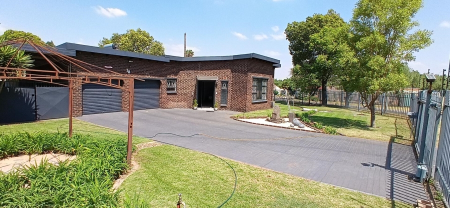 4 Bedroom Property for Sale in Sunward Park Gauteng