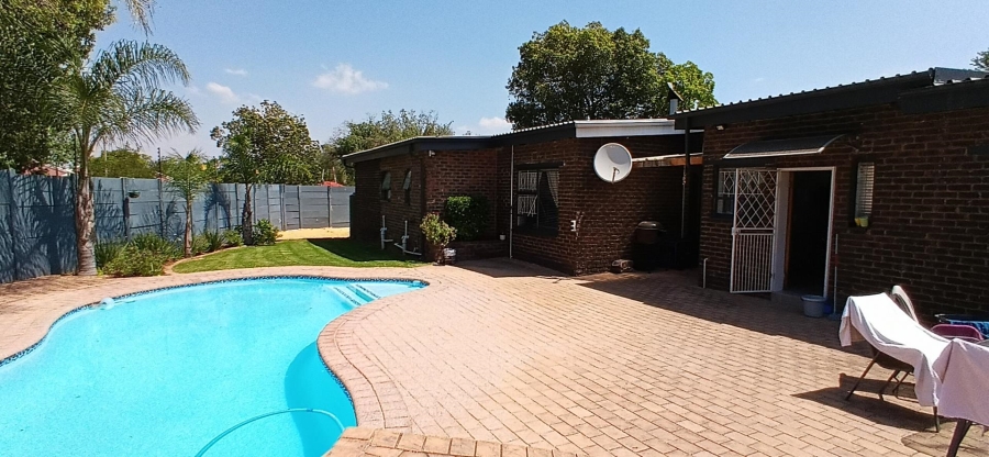 4 Bedroom Property for Sale in Sunward Park Gauteng