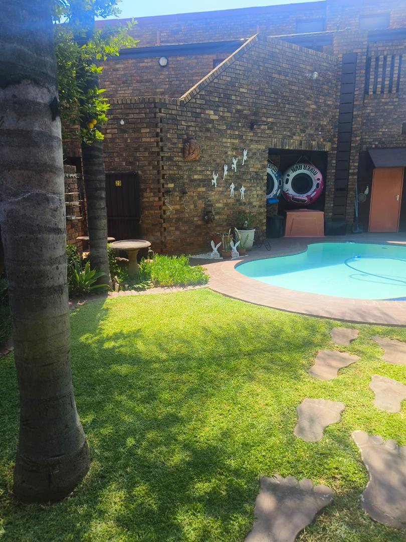 To Let 3 Bedroom Property for Rent in Weavind Park Gauteng