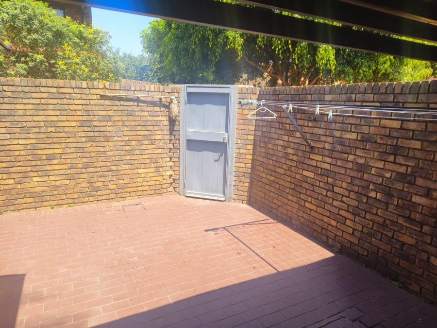 To Let 3 Bedroom Property for Rent in Weavind Park Gauteng