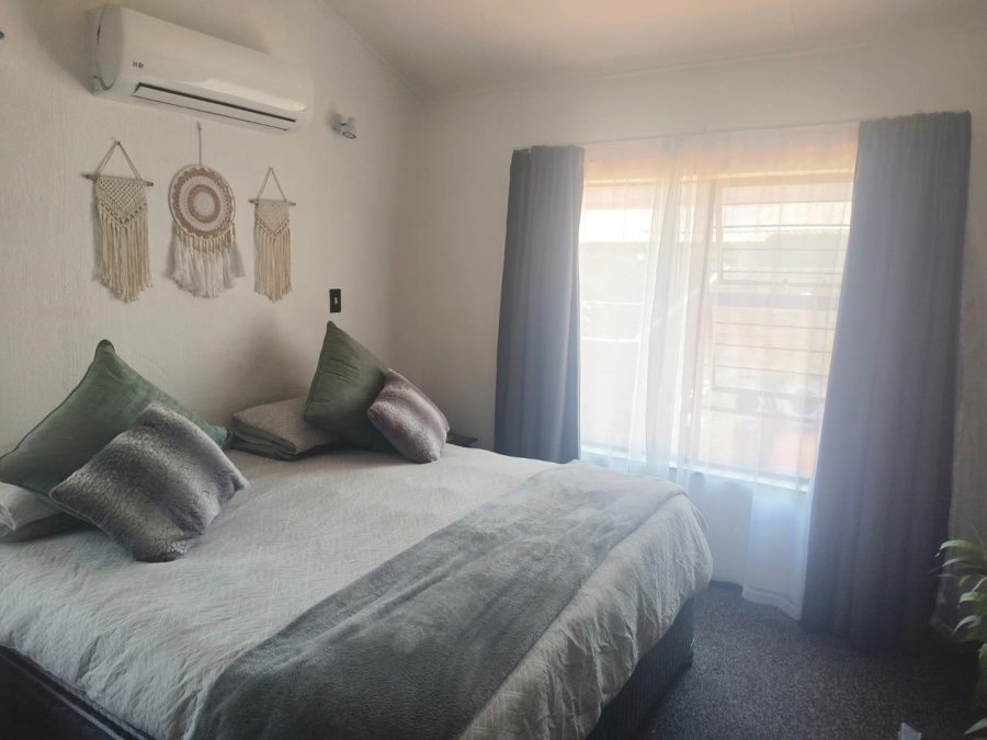 To Let 3 Bedroom Property for Rent in Weavind Park Gauteng